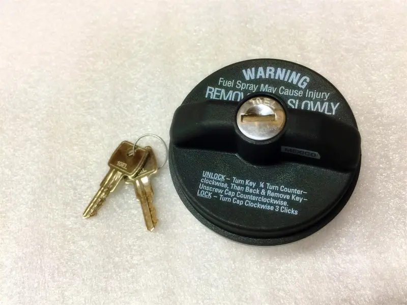 Titan Fuel Tanks 9901750 Locking Fuel Cap (Replaces Pn 5410050) 1